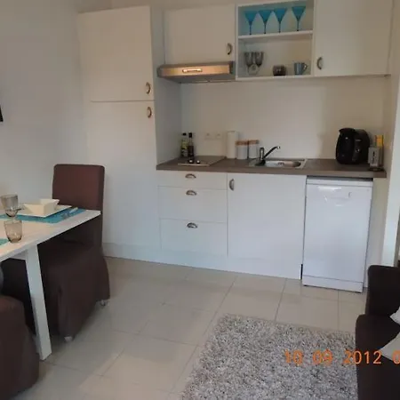 Lägenhet Sleeps 2 Pool Air Con Wifi Cannes