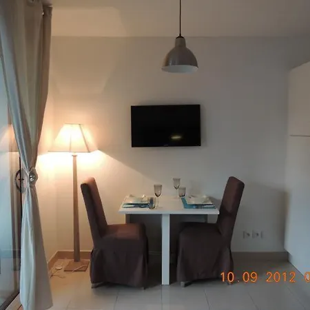 Sleeps 2 Pool Air Con Wifi Apartmán *